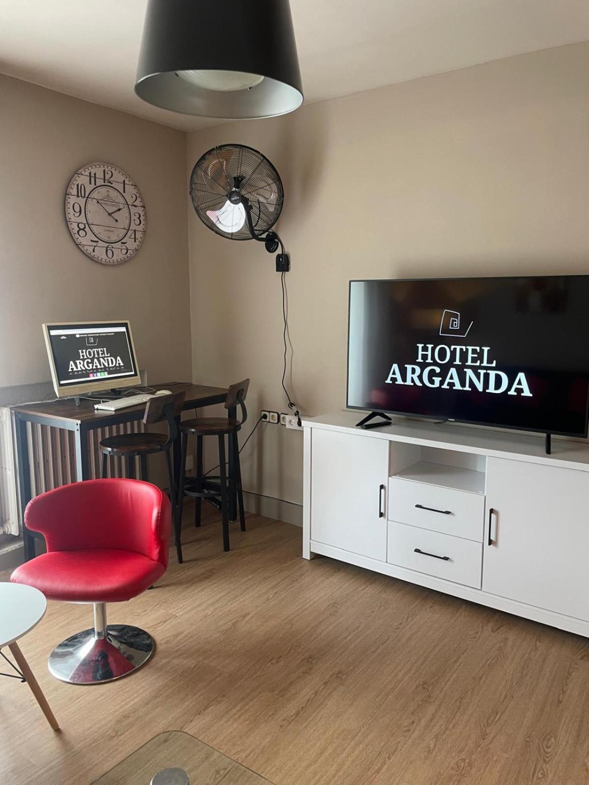 Hotel Arganda 阿尔甘达·德尔·雷伊 外观 照片